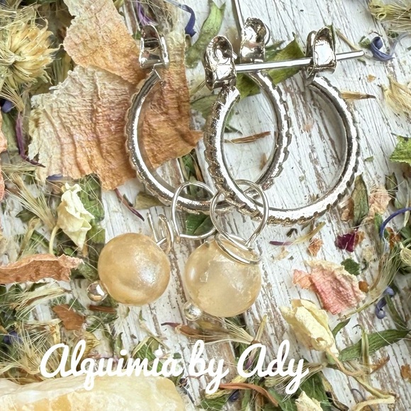 Alquimia Silver and Cream Earrings - Picture 1 of 1